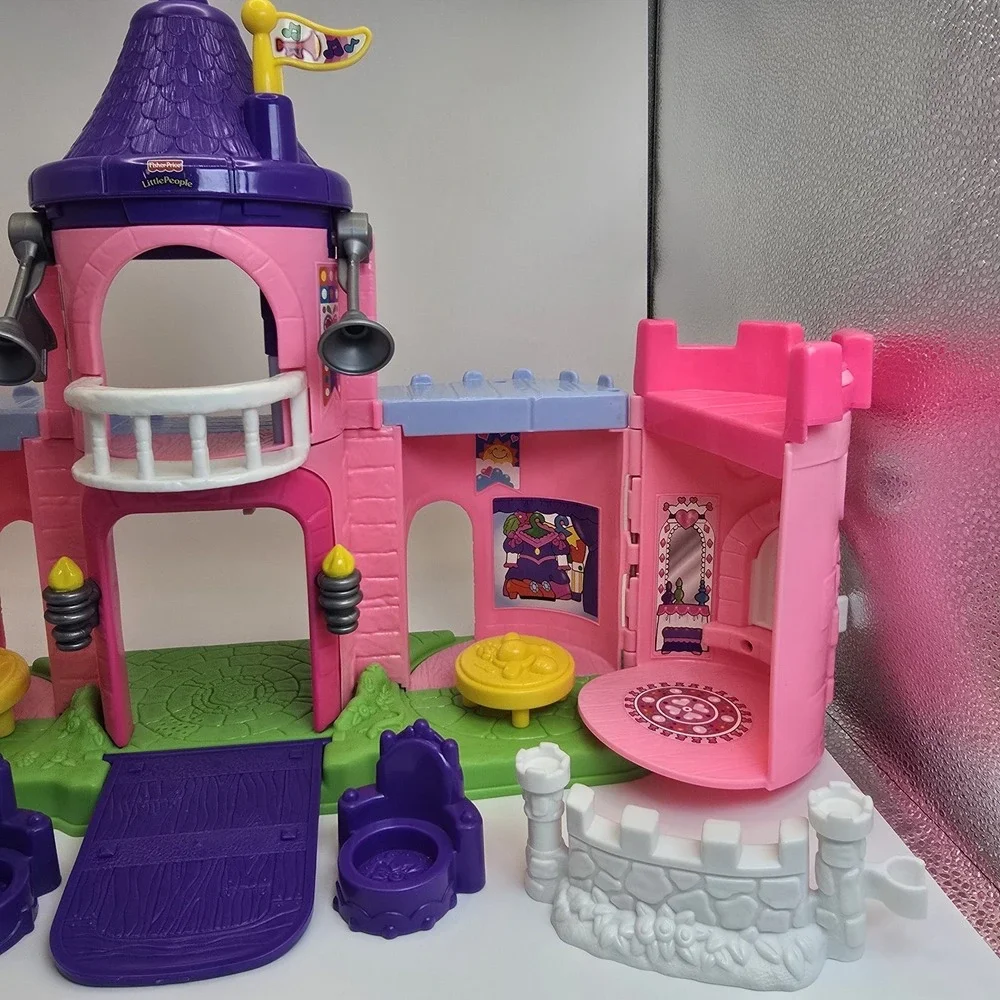 Fisher-Price Little People Lil' Kingdom Palace Castle Playset Princess Fold-up